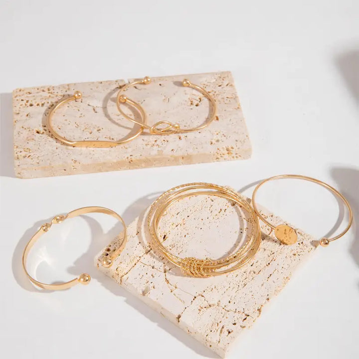 Knotted™ | Conjunto de Pulseras de Elegancia Dorada