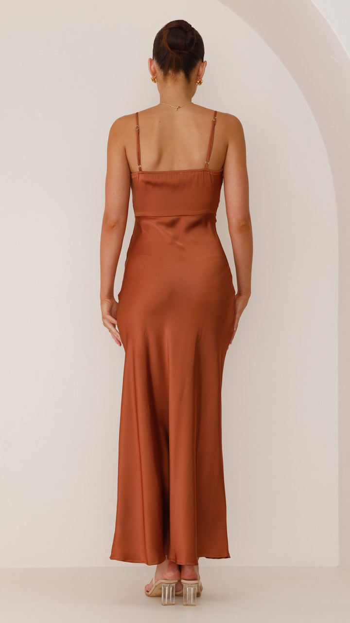 Ilana™ – Sleek Maxi Dress