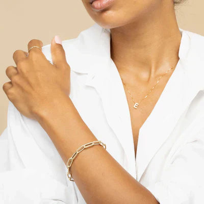 LoveNote™ | Collar con Inicial en Letra de Oro
