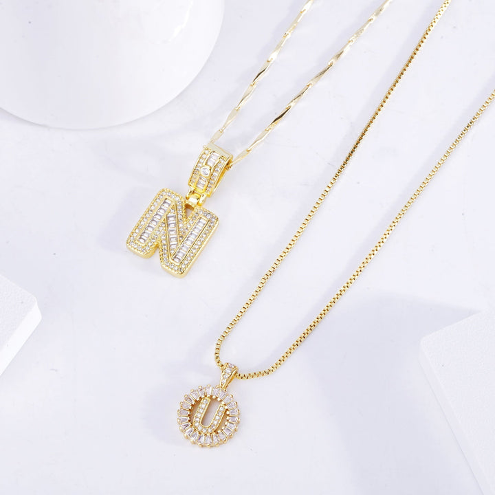Initiale™ | Conjunto de Collar de Letra de Moissanita Dorada