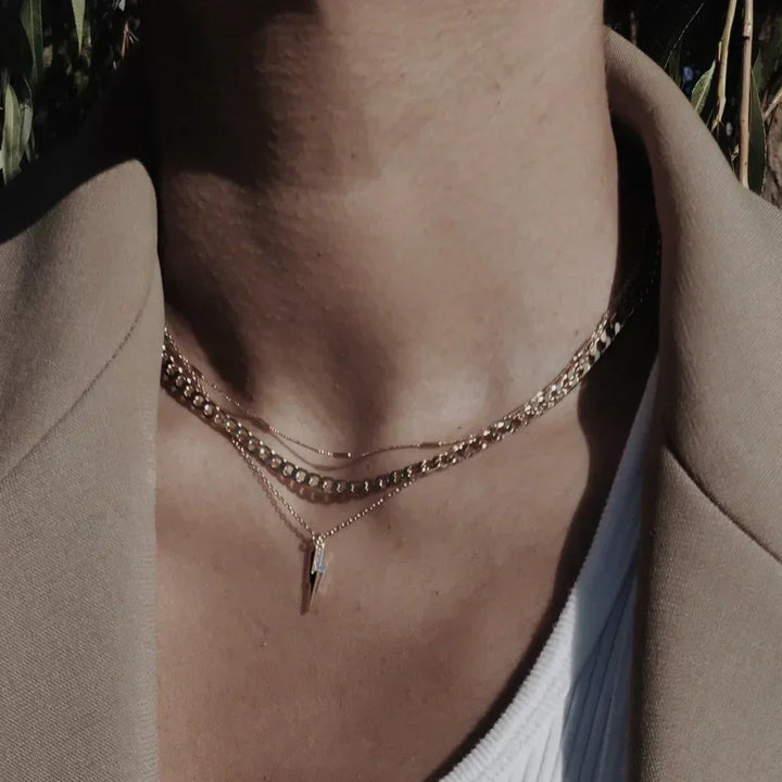 Vero™ | Collar de cadena curb de eslabones planos en oro