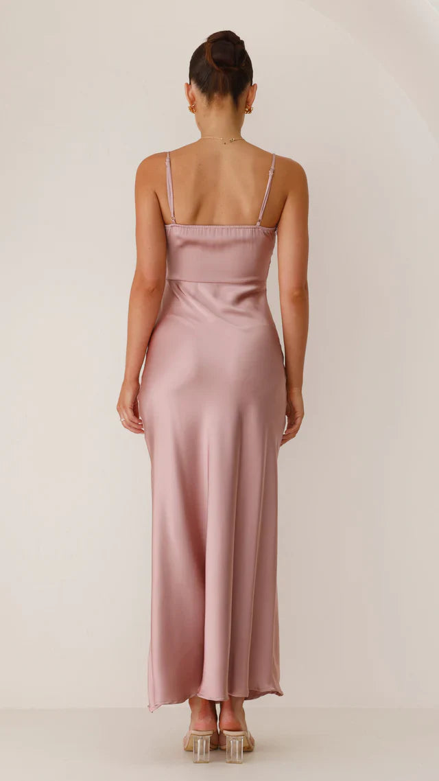 Ilana™ – Sleek Maxi Dress