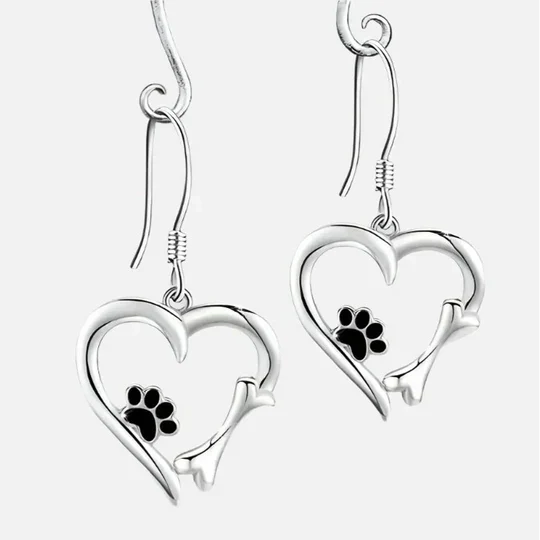 Yaritza™ – Pendientes de Plata con Diseño de Huella y Corazón