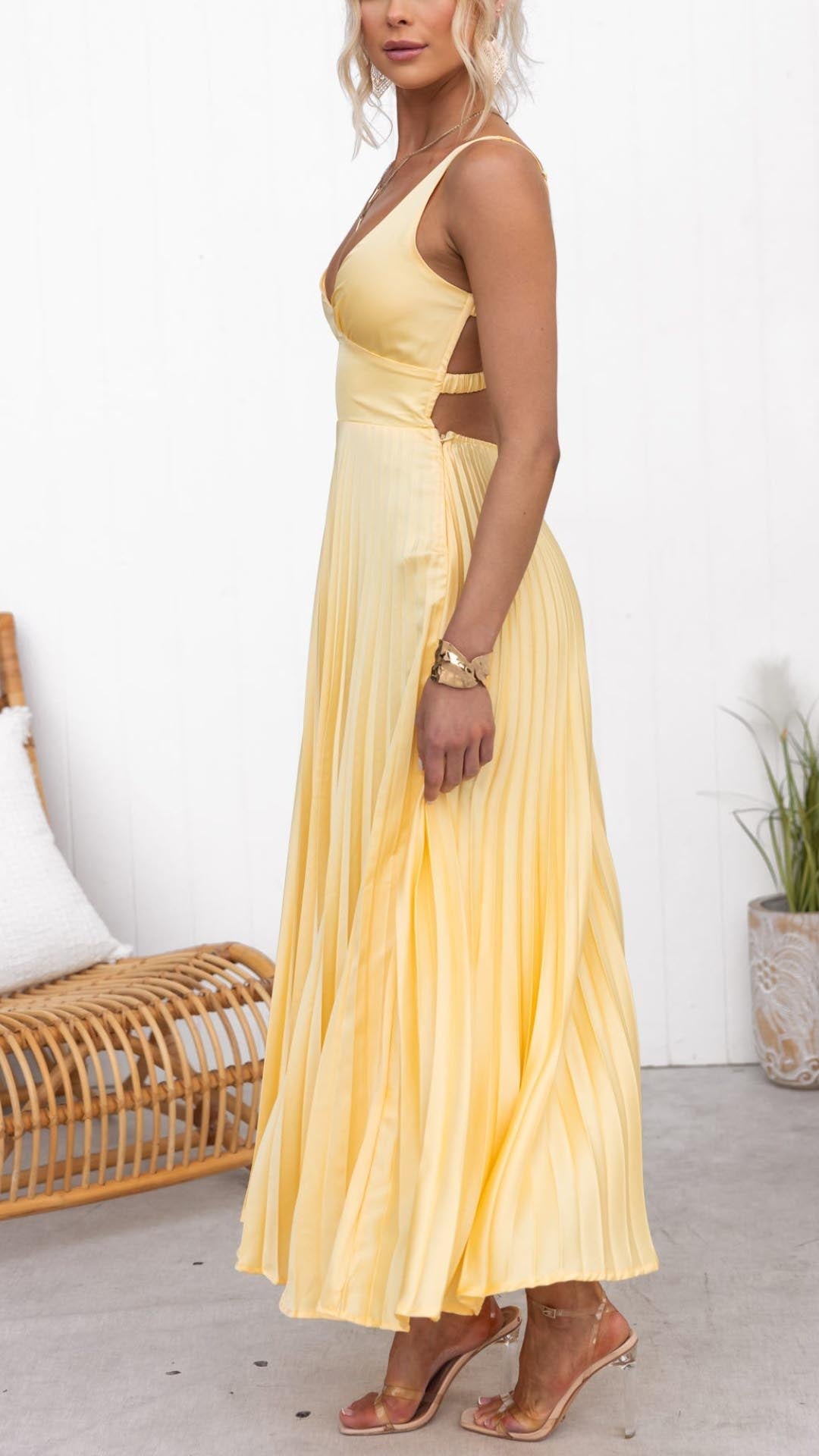 Abby™ – Pleated V-Neck Maxi Dress