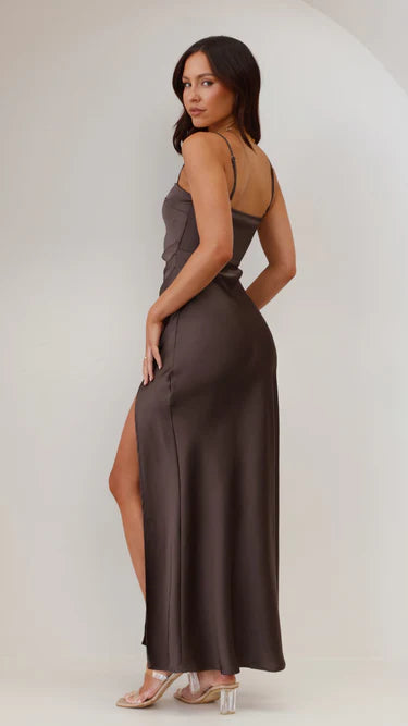 Ilana™ – Sleek Maxi Dress
